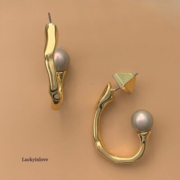 Alexis Bittar Pearl Capped Twisted Gold Molten Metal Open Hoop Post Earrings - Picture 1 of 9